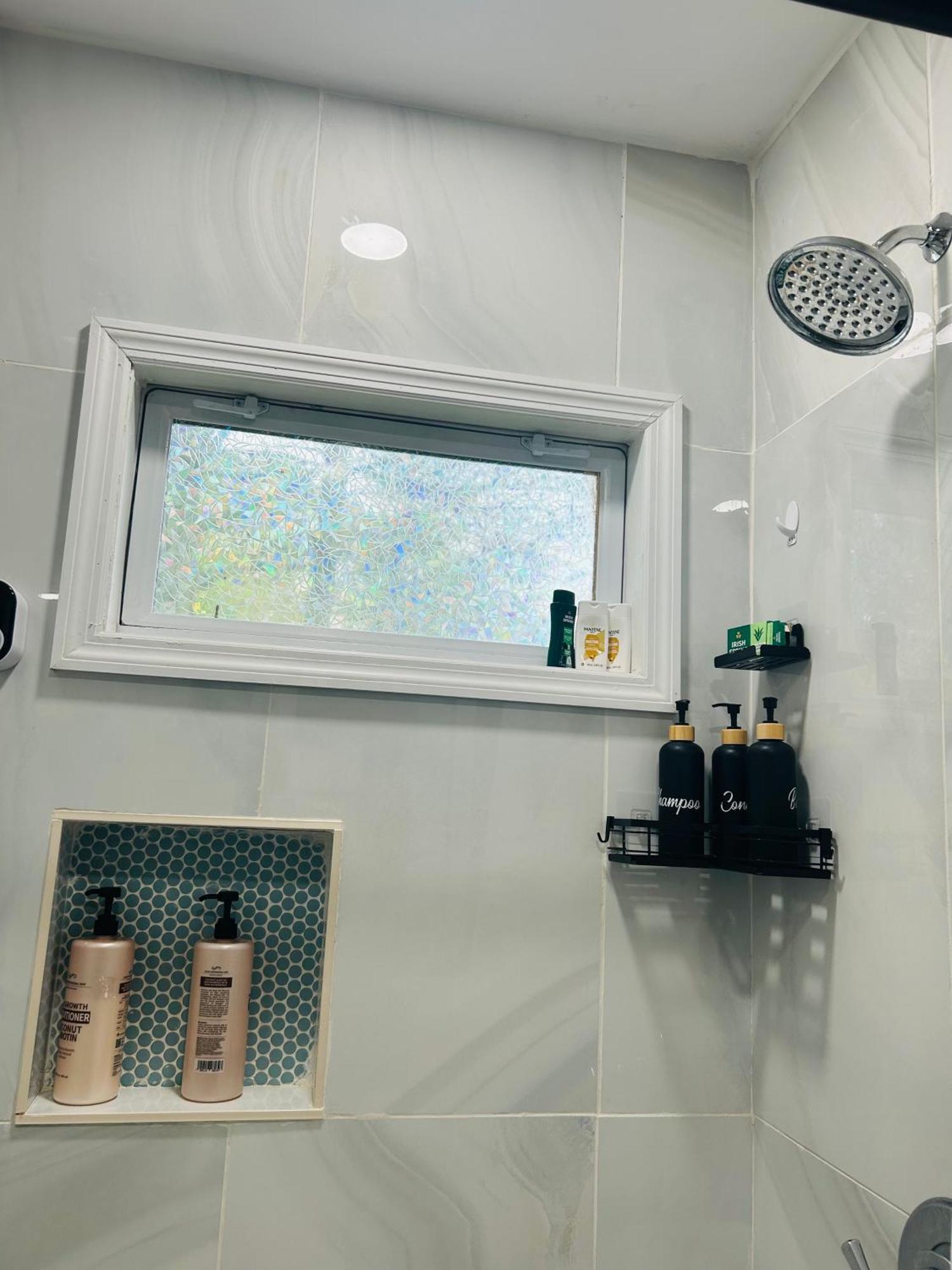 Fancy Studio Private Entrance Selden ภายนอก รูปภาพ